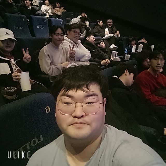26.02 청년외부모임(영화 '신의악단' 관람)
